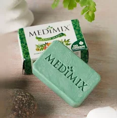Medimix Ayurvedic Soap 125g – Classic Indian Herbal Soap with 18 Ayurvedic Ingredients – Buy Online in the UK at Spice Supermarket LTD.